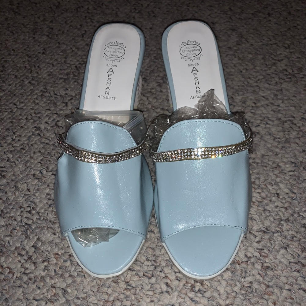 Light blue woman shoe